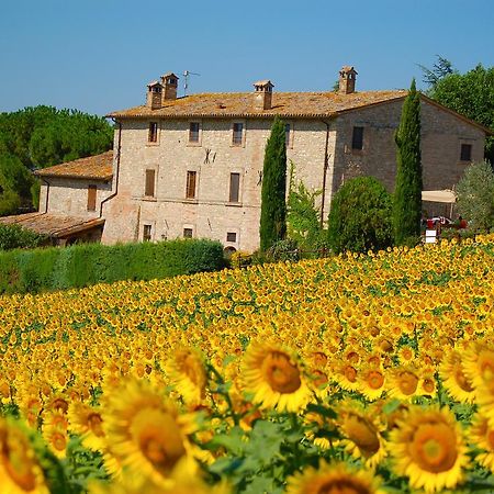Agriturismo Casale Dei Frontini San Terenziano エクステリア 写真