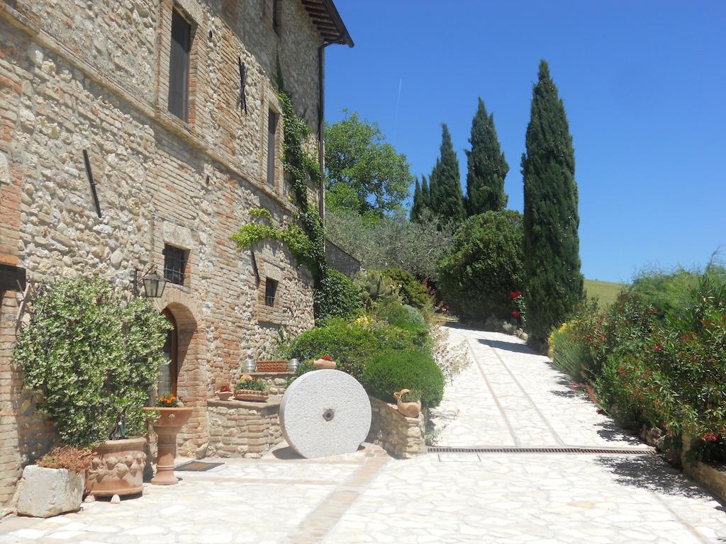 Agriturismo Casale Dei Frontini San Terenziano エクステリア 写真