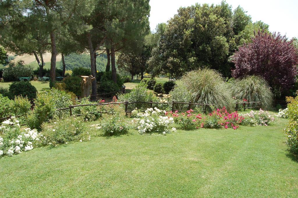 Agriturismo Casale Dei Frontini San Terenziano エクステリア 写真