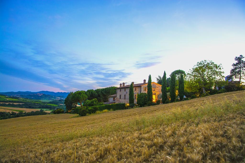 Agriturismo Casale Dei Frontini San Terenziano エクステリア 写真