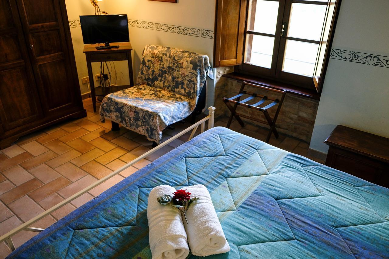 Agriturismo Casale Dei Frontini San Terenziano エクステリア 写真