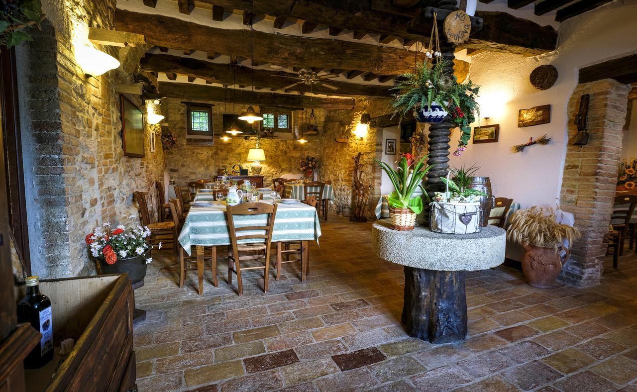 Agriturismo Casale Dei Frontini San Terenziano エクステリア 写真