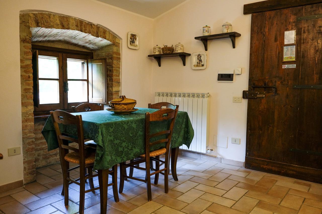Agriturismo Casale Dei Frontini San Terenziano エクステリア 写真