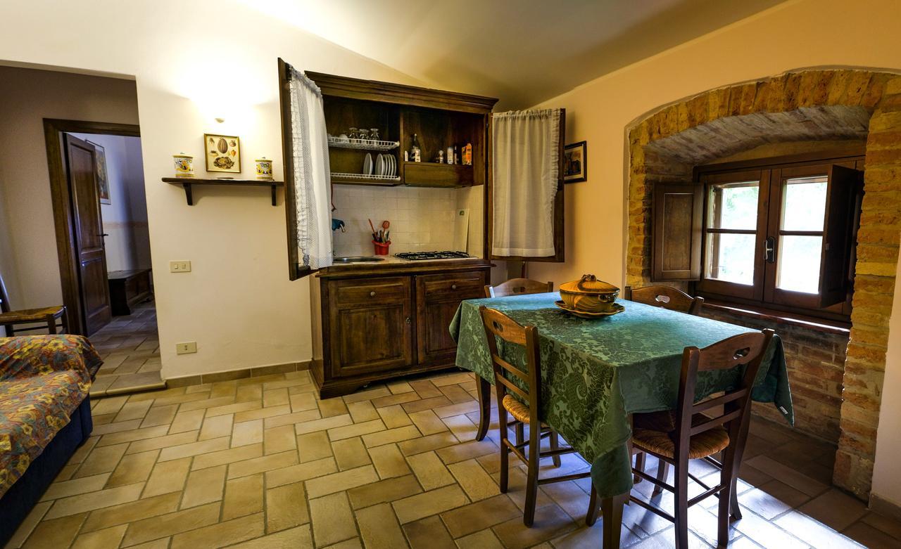Agriturismo Casale Dei Frontini San Terenziano エクステリア 写真