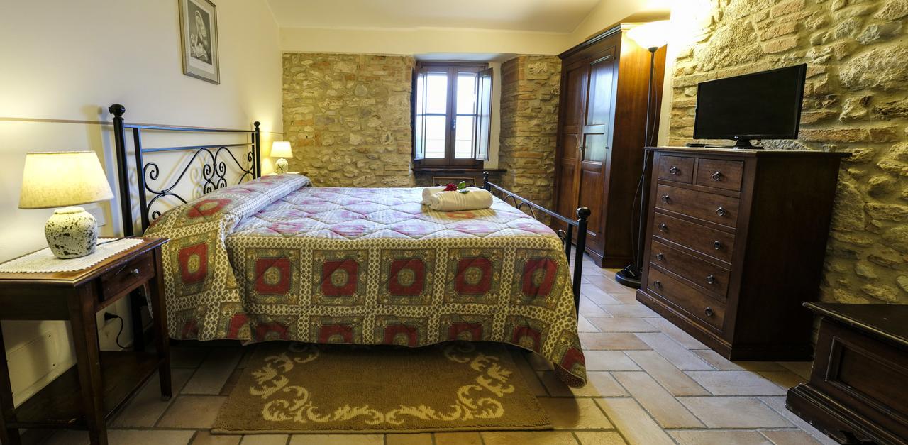 Agriturismo Casale Dei Frontini San Terenziano エクステリア 写真