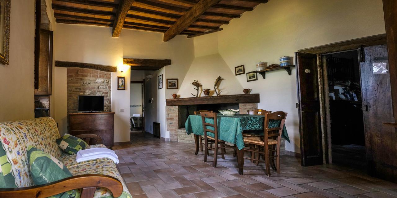 Agriturismo Casale Dei Frontini San Terenziano エクステリア 写真
